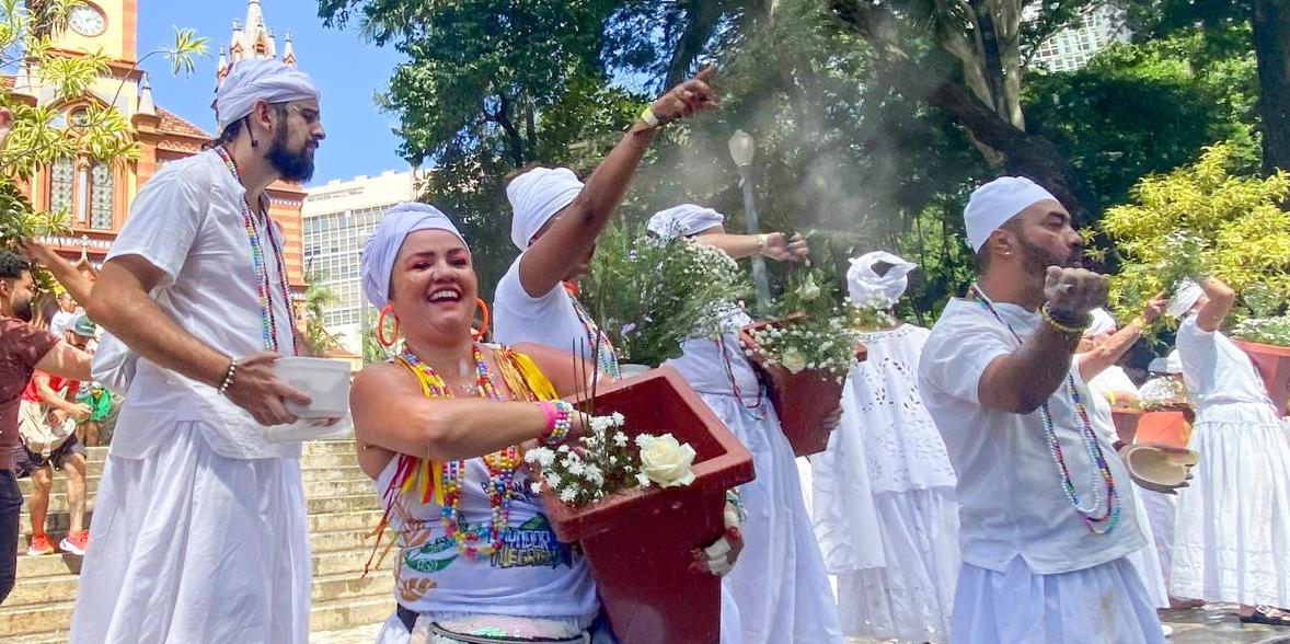 Baianas Ozadas fará a tradicional lavagem da escadaria da Igreja de São José, no centro de BH (Fernando Michel / Hoje em Dia)