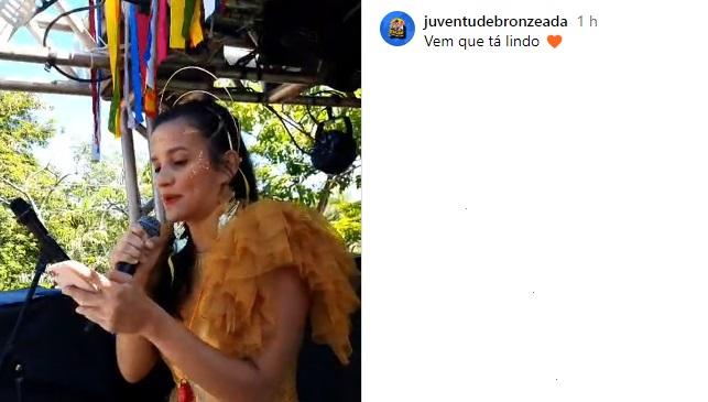 Juventude Bronzeda inicia desfile trazendo pautas políticas e sociais (Reprodução / Instagram Juventude Bronzeada)