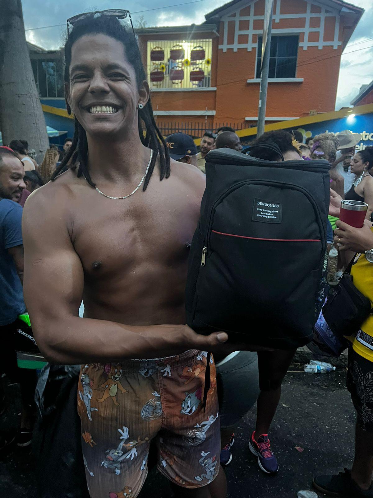 Saulo conta que esse foi o primeiro Carnaval com a nova bolsa (Pedro Melo)