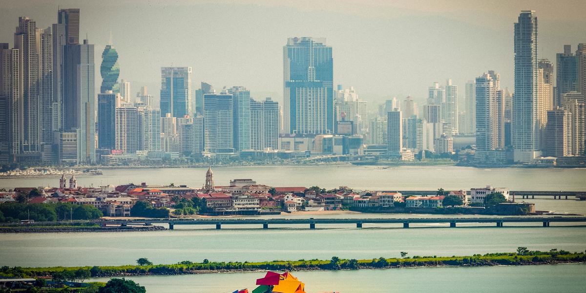 Aeroporto  Internacional de Tocumen é um dos principais centros de conexões das Américas e está "no meio do caminho" entre a América do Sul e do Norte (Divulgação / Panamá City)