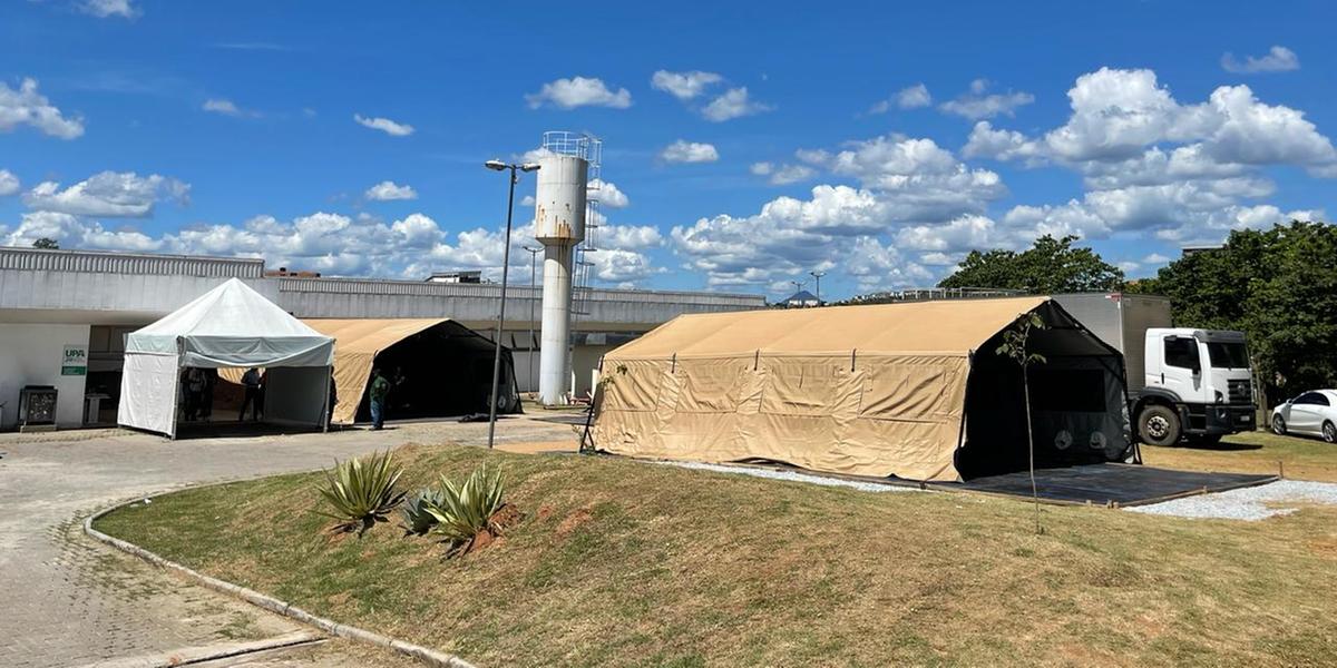 Estrutura para hospital de campanha foi cedida pelos Estados Unidos. (Valéria Marques/Hoje em Dia)