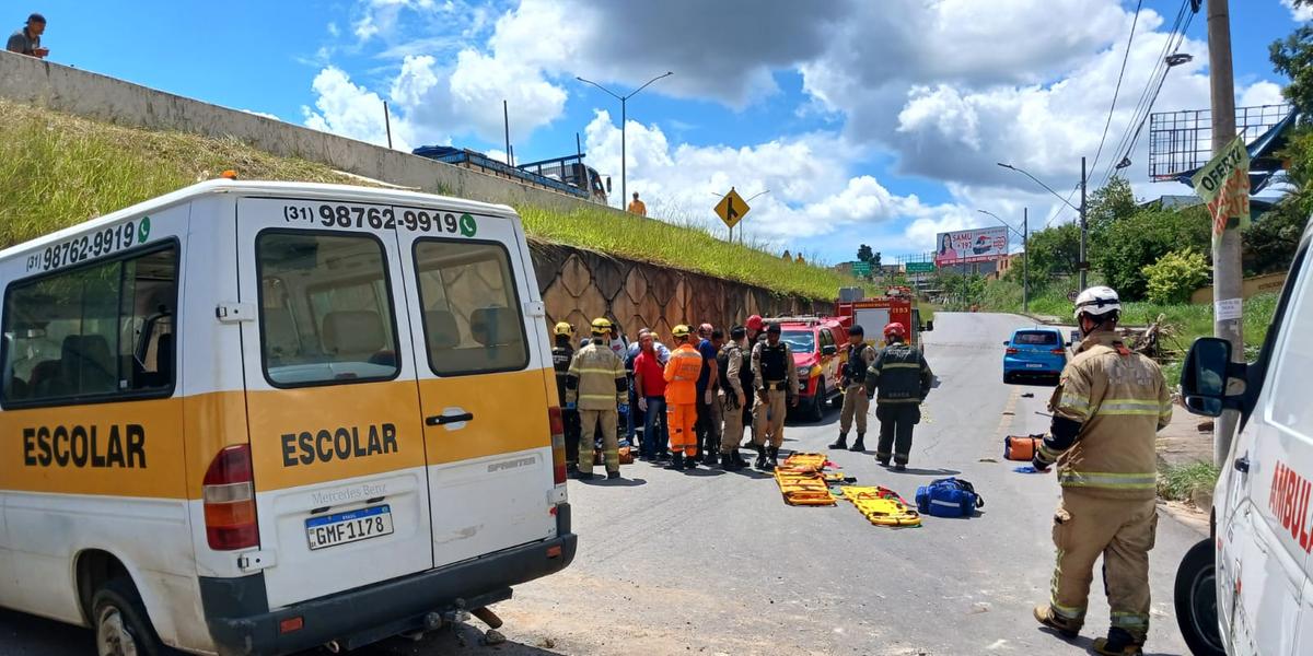 Crianças ficaram feridas, mas sem gravidade (Divulgação / CBMMG)