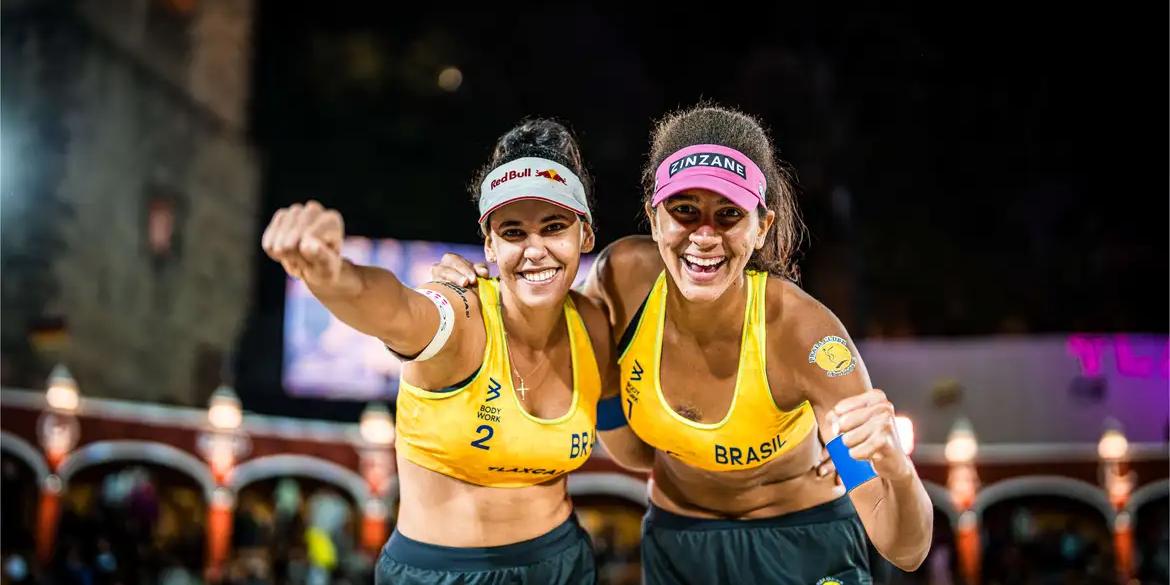 Elas são as primeiras brasileiras classificadas na modalidade (Divulgação / Volleyball World)