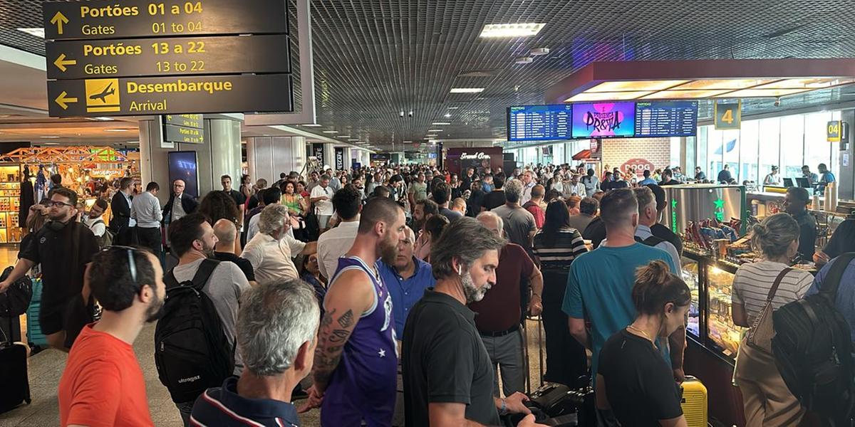 Aeroporto de Congonhas ficou mais lotado do que de costume na tarde desta sexta-feira (César Amorim)