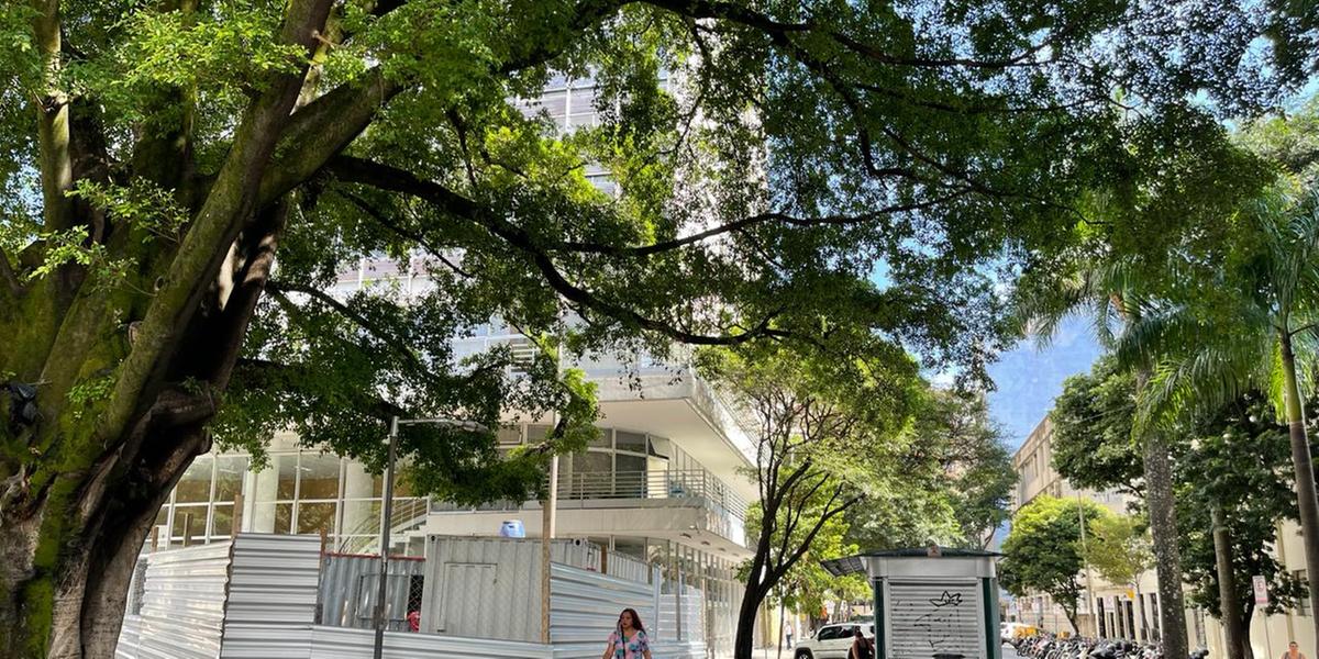 Canteiro de obras montada na rua Goiás, no Centro de BH (Valéria Marques/Hoje em Dia)