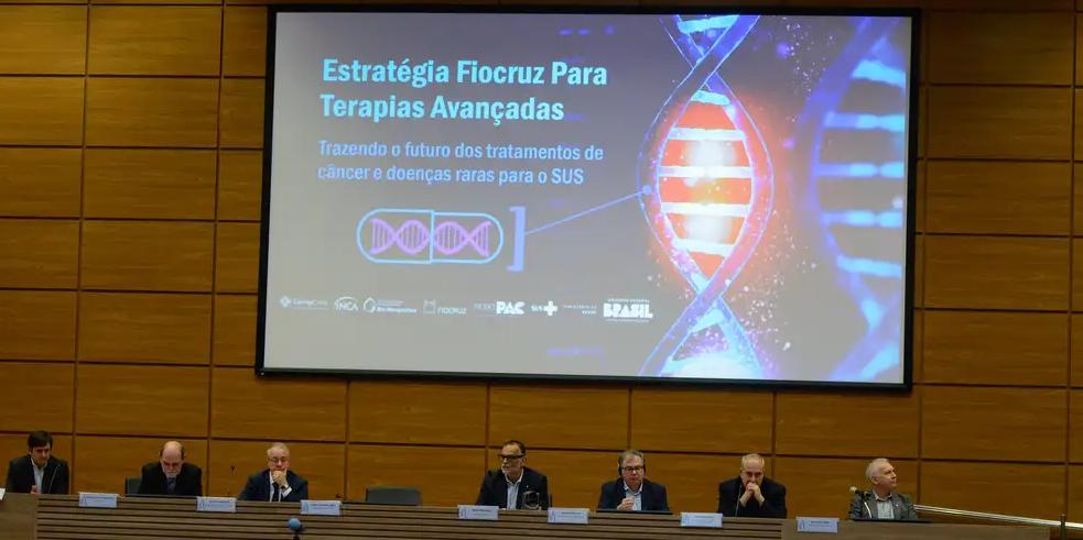 Tterapias gênicas envolvem a manipulação de genes para combater doenças como câncer, doenças autoimunes, aids e síndromes genéticas (Tomaz Silva / Agência Brasil)