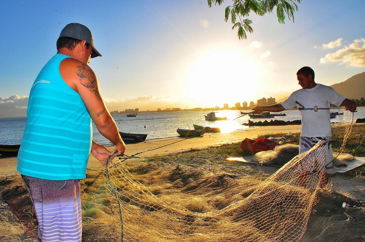 Pescadores em Caraguatatuba (Divulgação / Litoral Norte)