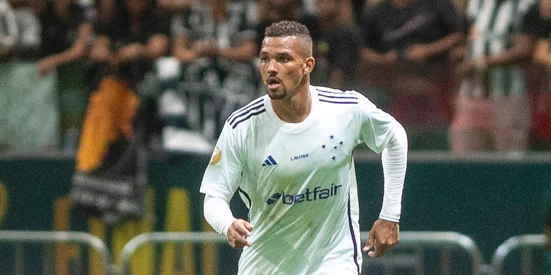 Zé Ivaldo saiu lesionado durante o empate contra o Universidad Católica e é dúvida para a final do Mineiro (Staff Images/ Cruzeiro)