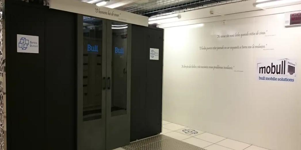 Atualização do supercomputador fará com que ele tenha capacidade equivalente a de dezenas de milhares de computadores modernos de uso doméstico (Divulgação / LNCC)