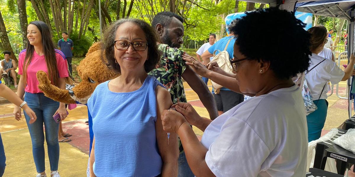 Vacinação é oferecida neste sábado no Parque Municipal, no centro de BH (PBH/Divulgação)