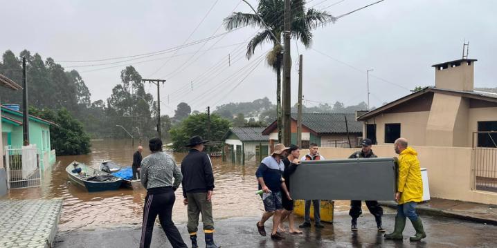 Taquari no Rio Grande do Sul sofre com a terceira cheia do Rio em sete meses. (PMT/Divulgação)