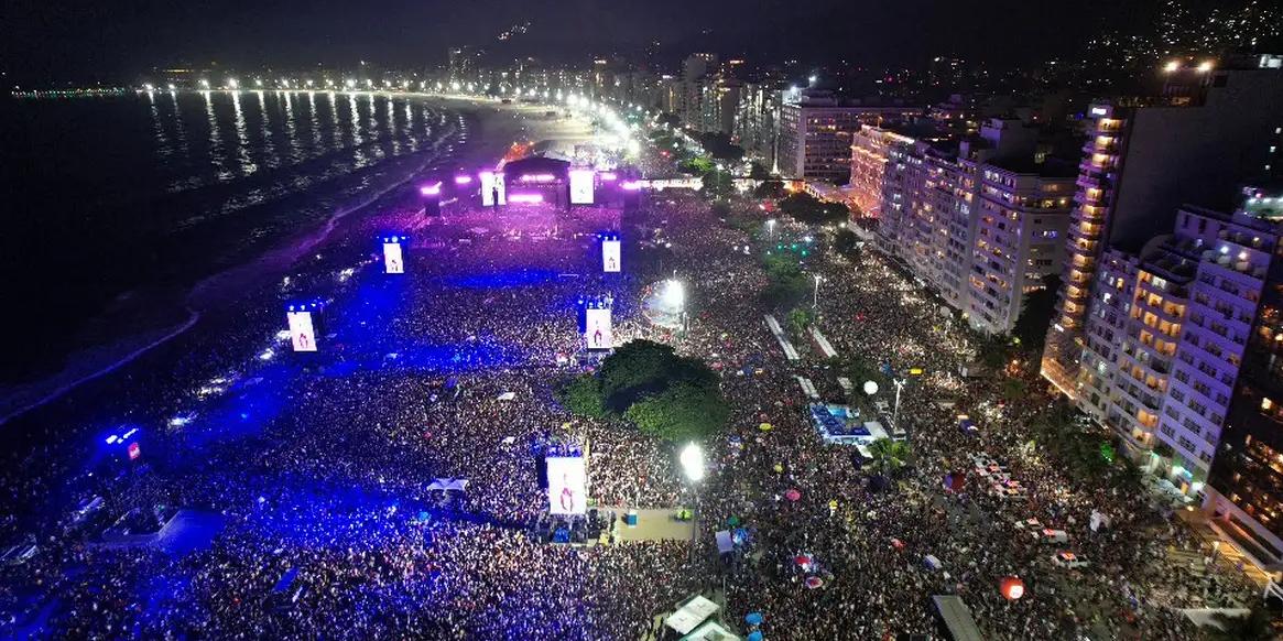 Espetáculo teve o maior público da carreira da cantora (Fabio Motta/Prefeitura do Rio)