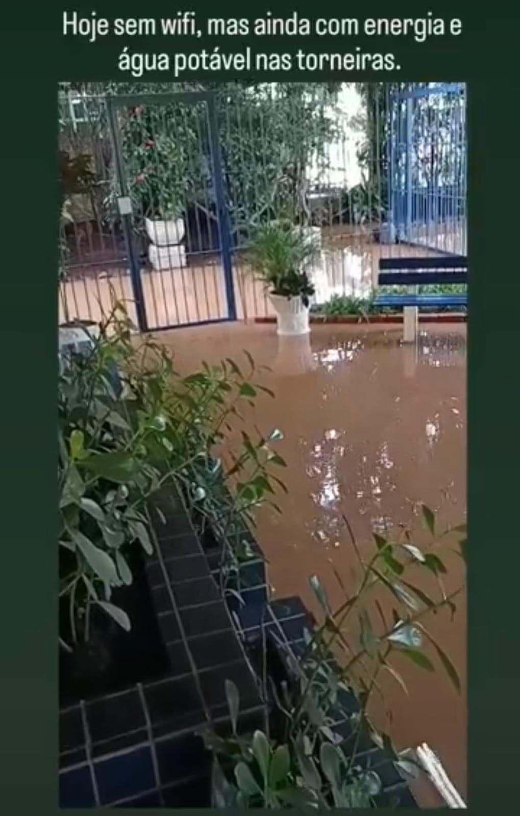 Entrada do prédio onde mora a jornalista mineira (Arquivo pessoal)