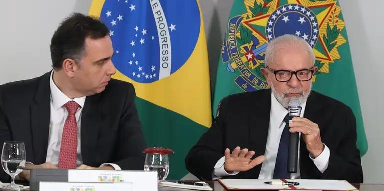 Presidente do Senado, Rodrigo Pacheco, presidente Lula e o presidente da Câmara, Arthur Lira (Valter Campanato/Agência Brasil)