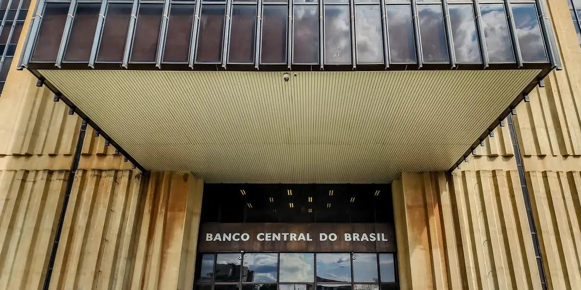 Estimativa de inflação também subiu para 3,76%, diz Banco Central (Rafa Naddemeyer / Agência Brasil)