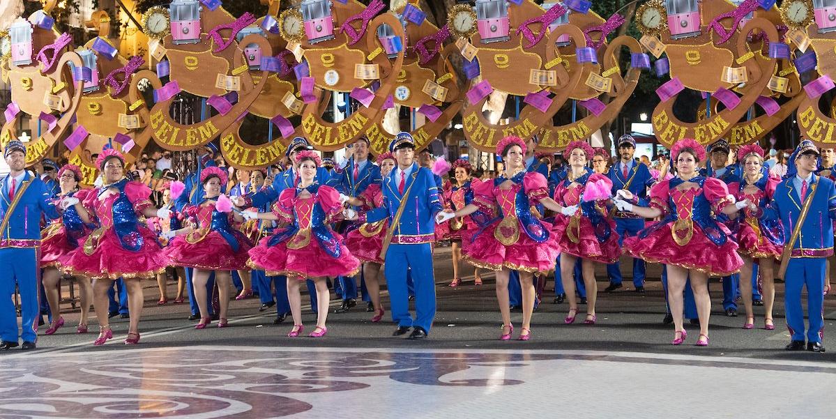 Festividade ocorre todos os anos reunindo multidões animadas que se divertem em arraiais, marchas da noite de 12 de junho, procissão e em tantas outras atrações em tributo ao Santo nascido na capital portuguesa (Armindo Ribeiro e Américo Simas)