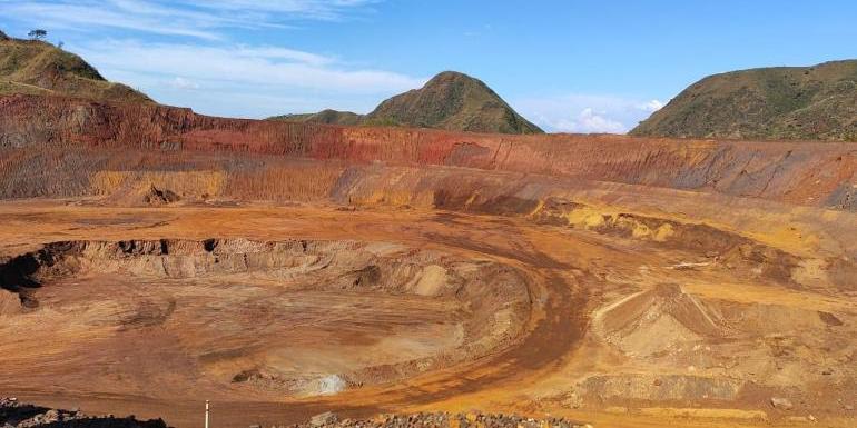 Mineração está situada no bairro Cidade Jardim Taquaril, da Regional Leste, e está em uma área de tombamento municipal da Serra do Curral (Divulgação PBH)