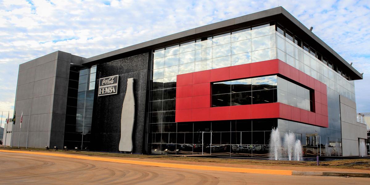 Coca-Cola anunciou que tem 35 postos disponíveis na fábrica da empresa (foto) em Itabirito, região Central do Estado (Divulgação / Coca-Cola)