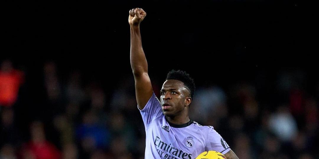 Vinicius Júnior, estrela do Real Madrid, sofre constantemente com ataques racistas no futebol (Reprodução/ Instagram)