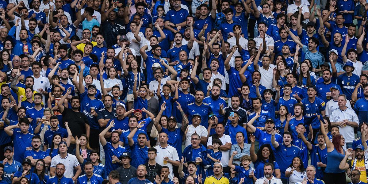 Torcida marca presença em vitória do Cruzeiro e ajuda em renda destinada ao RS (Reproduição /Twitter Cruzeiro)