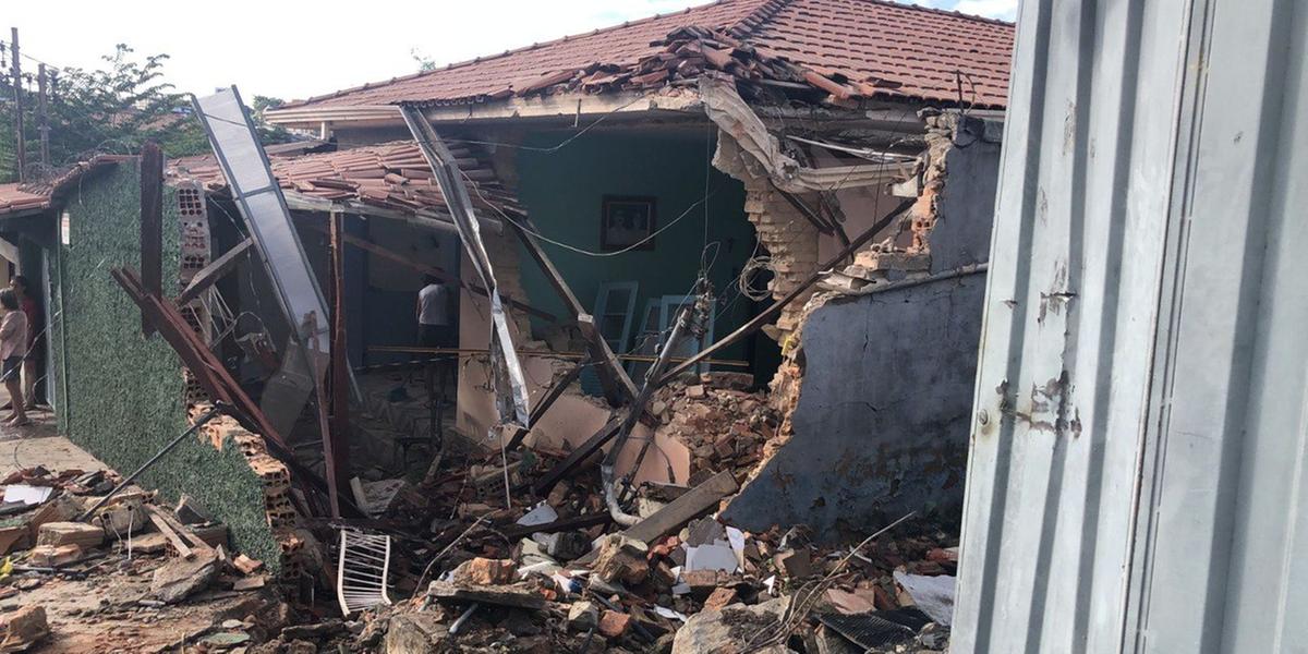 Parte da casa ficou completamente destruída (Divulgação / CBMMG)