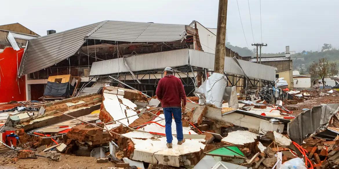 Moradores e comerciantes de Roca Sales foram transferidos da área central da cidade para outro ponto menos sujeito aos efeitos adversos das chuvas (Gustavo Mansur/ Palácio Paratin)