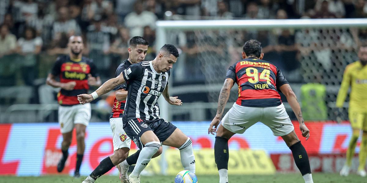 Galo terá mudança na equipe que enfrentará o Sport na Arena Pernambuco (Pedro Souza / Atlético)