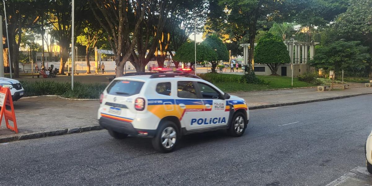 Disparos ocorreram por volta de 13h30 (Maurício Vieira)