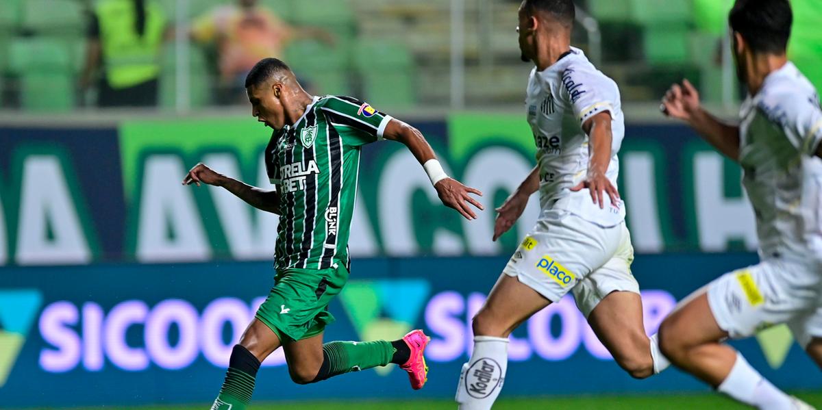 Rodrigo Varanda marcou um dos gols do América na vitória contra o Santos em 2023 (Mourão Panda/ América)