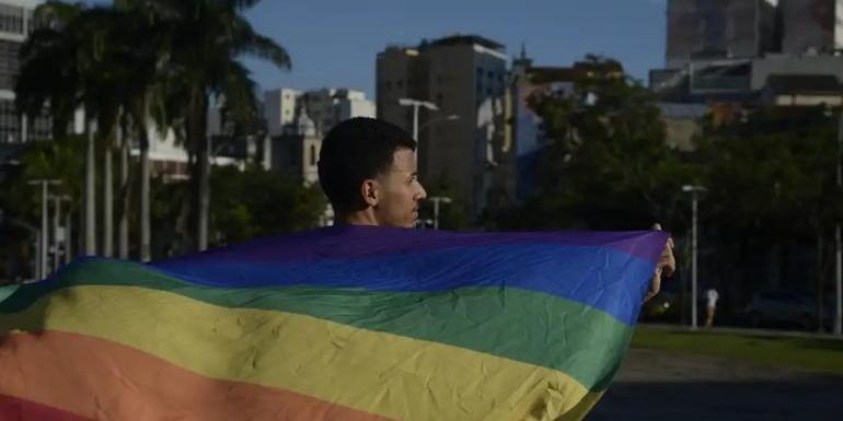 A implementação de cotas permitirá garantir o acesso à universidade, ampliar a diversidade e a representatividade transexual e travesti no ambiente acadêmico  (Fernando Frazão / Agência Brasil)