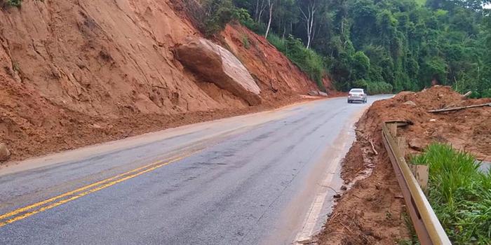 Interdição vai durar três horas, tempo estimado para detonação e posterior limpeza do local (Divulgação / DER-MG)