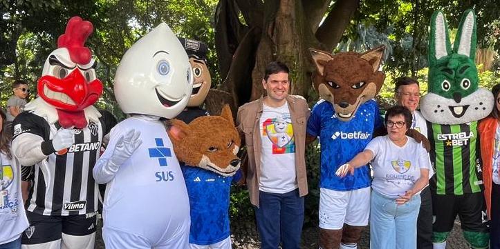 Mascotes de América, Atlético e Cruzeiro visitaram o Parque Municipal neste sábado da campanha de vacinação contra paralisia infantil (Fernando Michel / Hoje em Dia)