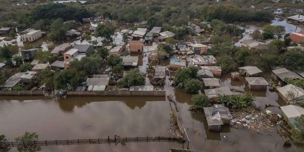 Município gaúcho ficou submerso durante enchentes na região (Rafa Neddermeyer/Agência Brasil)