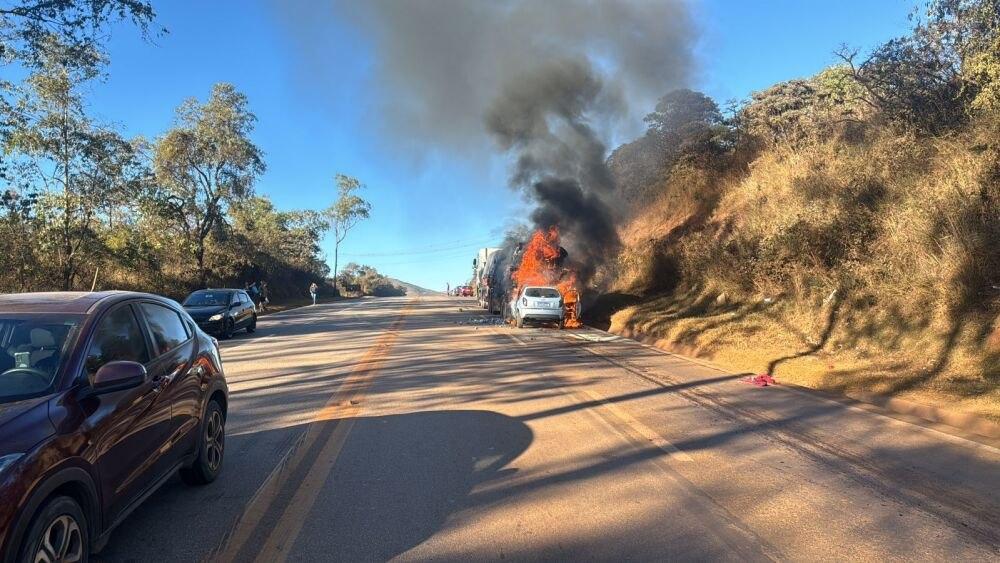 Acidente BR040 (Divulgação / Corpo de Bombeiros)