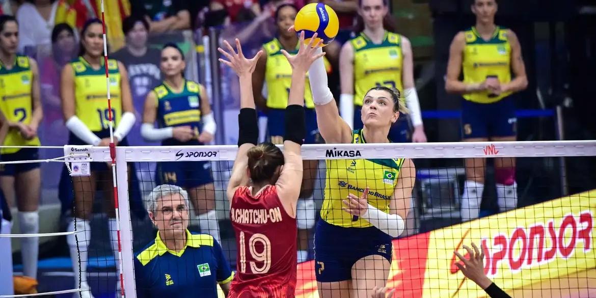 Brasil avança às semifinais da Liga das Nações de Vôlei Feminino após derrotar a Tailândia, por 3 sets a 0, nas quartas (Divulgação/ Volleyball World)