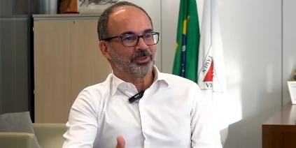 Luiz Claudio Gomes apresentou dados da situação fiscal e financeira do governo de Minas (Reprodução / Instagram SEF-MG)