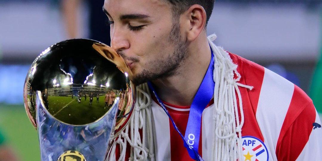 Peralta foi campeão do Pré-Olímpico com o Paraguai (Reprodução/ Instagram)