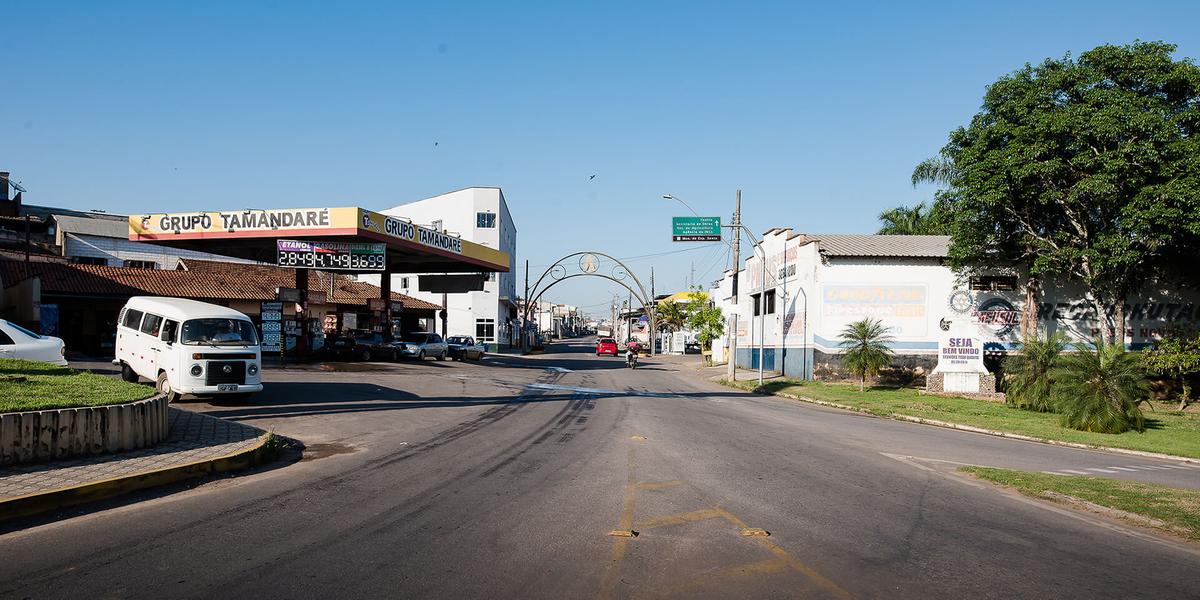 Entrada principal da cidade: suspeito foi preso a 50 km de distância (Reprodução / site da Prefeitura da Elói Mendes)