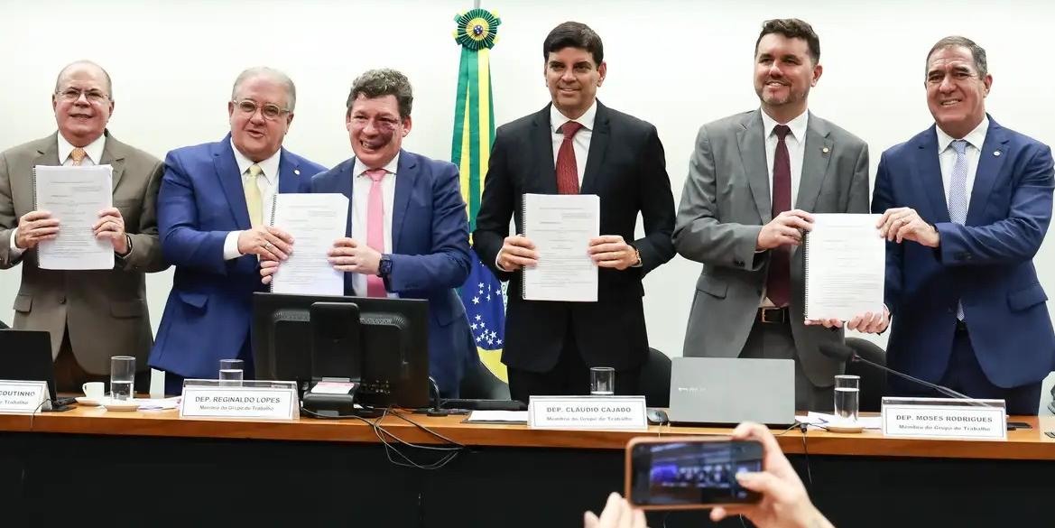 Relatório final da regulamentação da reforma tributária é apresentado pela Câmara (Lula Marques/Agência Brasil)