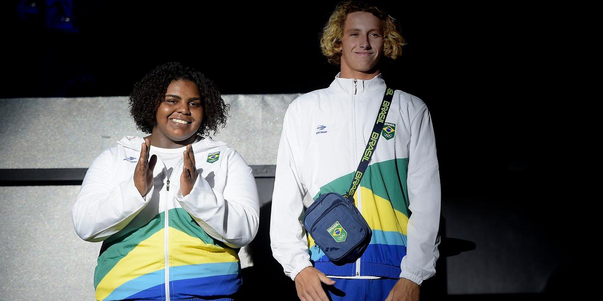 Taiane Justino e Ryan Kainalo, jovens atletas brasileiros que participarão do Vivência Olímpica (Alexandre Loureiro/COB)