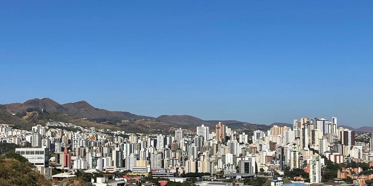 Céu claro, sem nuvens, na manhã desta segunda-feira em BH (Valéria Marques/Hoje em Dia)