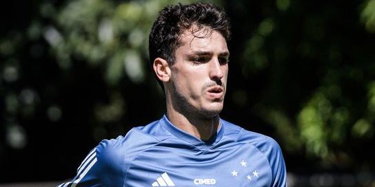 Dinenno se recupera de uma cirurgia no púbis (Gustavo Aleixo/ Cruzeiro)