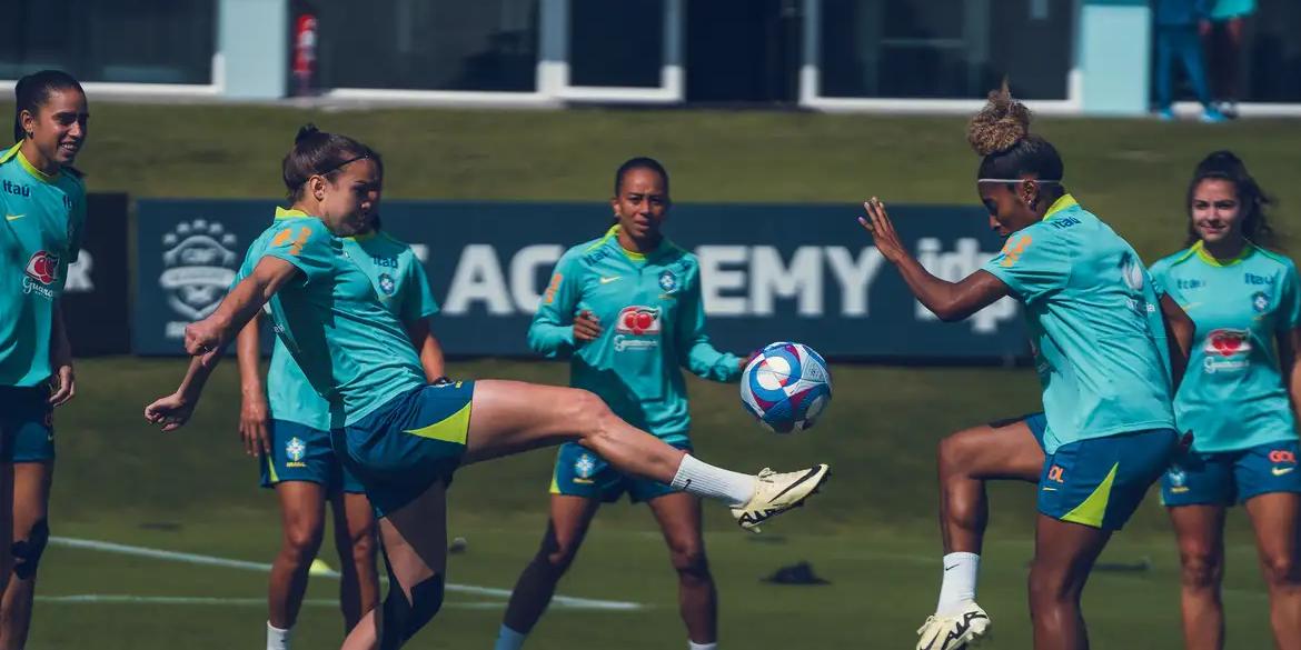 Time treina em Teresópolis (RJ) até quarta, quando embarca para França (CBF/Divulgação)