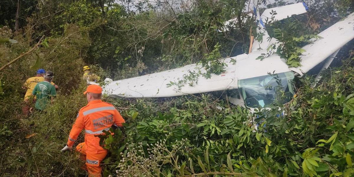 Acidente ocorreu próximo ao Via Parque, no bairro São Gonçalo, em Muriaé (Bombeiros/Divulgação)