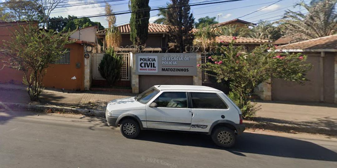 Suspeita foi encaminhada para a Delegacia de Vespasiano, na Grande BH (Reprodução/Google Street View)