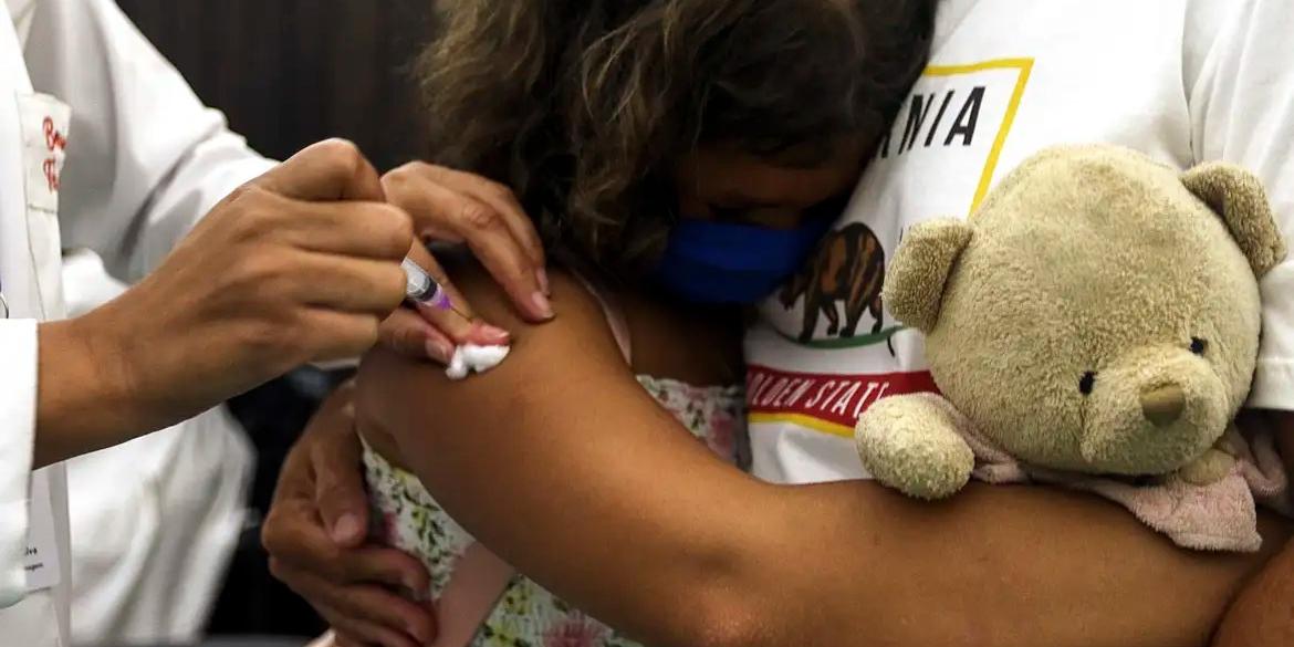 A vacinação é a principal arma para barrar as doenças respiratórias (Tânia Rêgo/Agência Brasil)