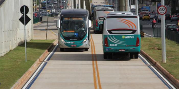 Projeto prevê a implantação de dois corredores de faixa exclusiva: um na LMG-806, ligando Ribeirão das Neves a Belo Horizonte, e outro na avenida Brasília, conectando Santa Luzia à capital mineira (Divulgação / Seinfra)