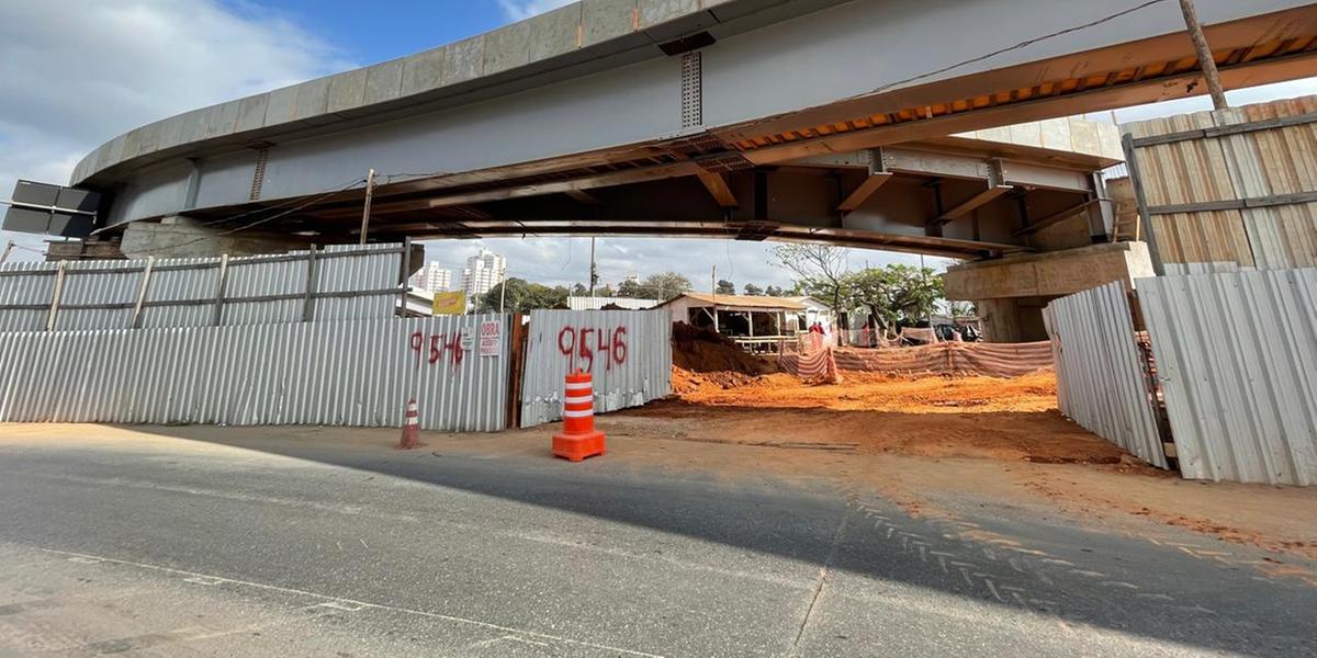 Obras entre as avenidas Waldomiro Lobo e Cristiano Machado (Valéria Marques/ Hoje em Dia)