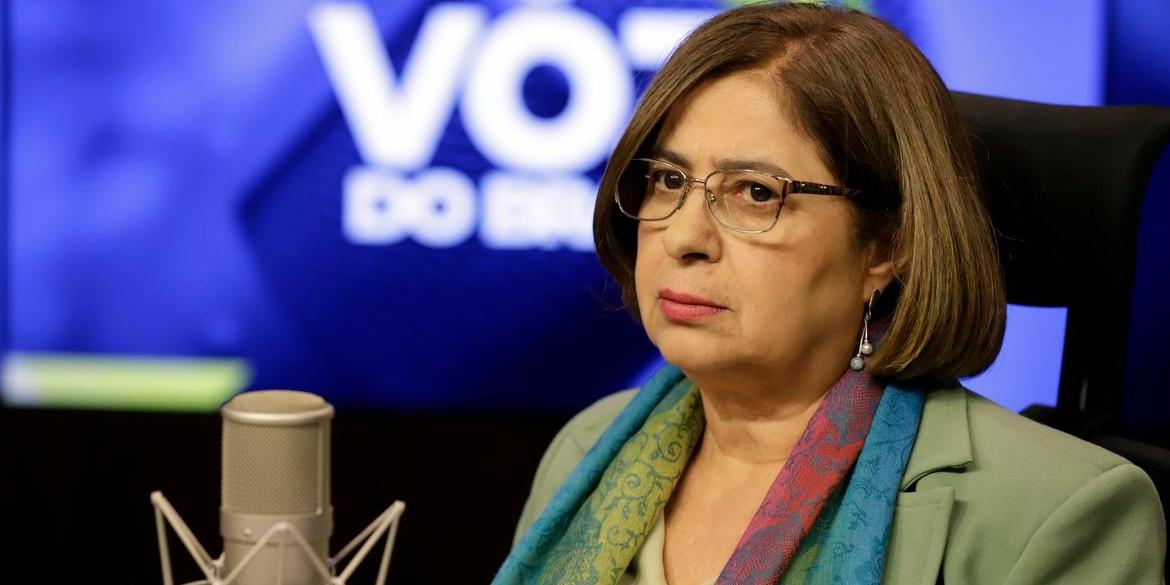 Ministra das Mulheres Cida Golçalves durante o programa A Voz do Brasil (Bruno Peres/Agência Brasil)