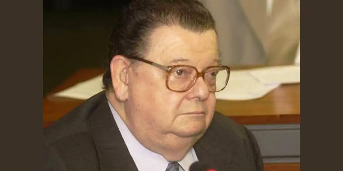 Morre, aos 96 anos, o ex-ministro Delfim Netto
Economista deixa filha e neto. (Salu Parente/Camara dos Deputados)